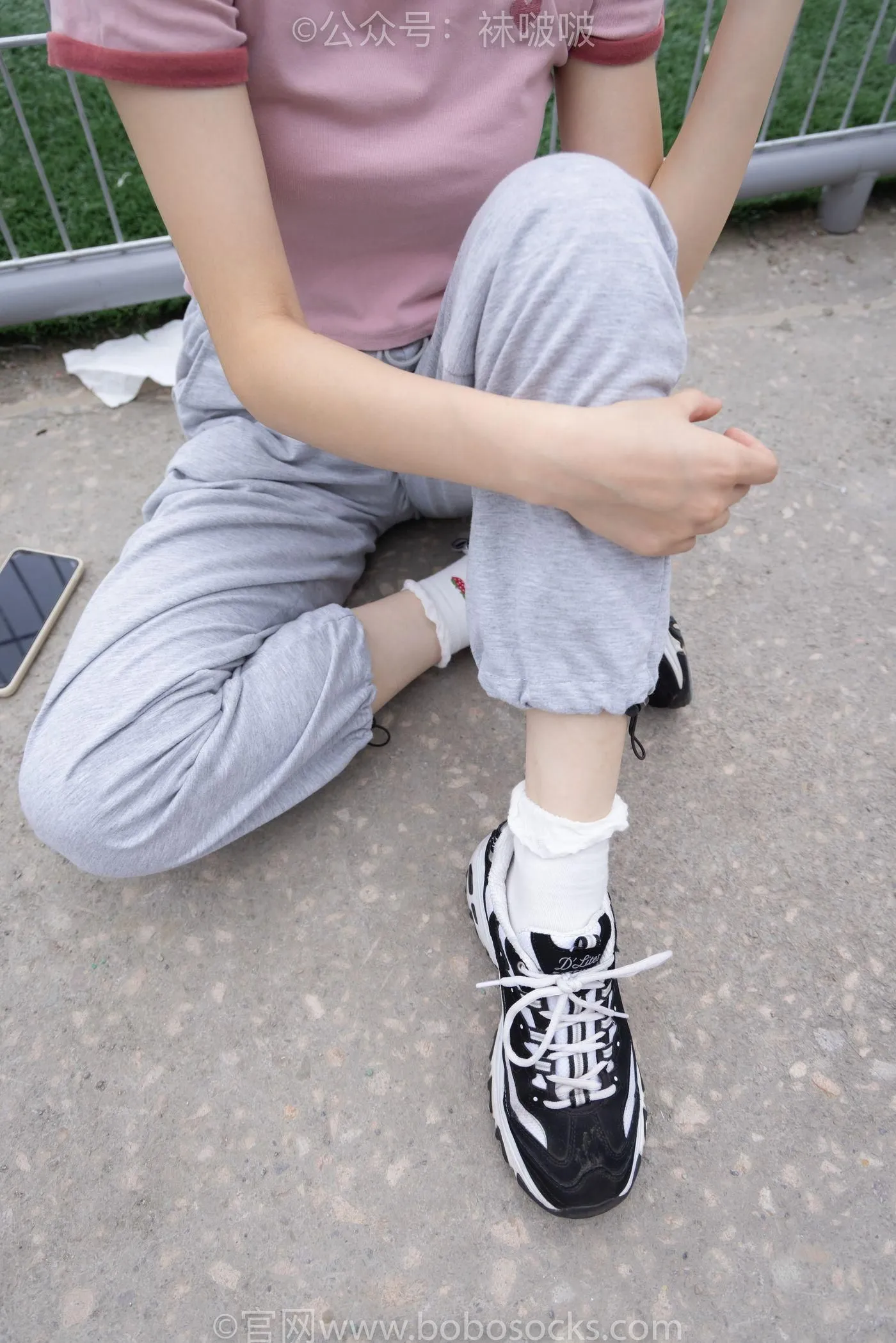 [BoBoSocks袜啵啵]NO.016 熊熊-斯凯奇运动鞋、棉袜（踩脏）、裸足 [147P]插图8
